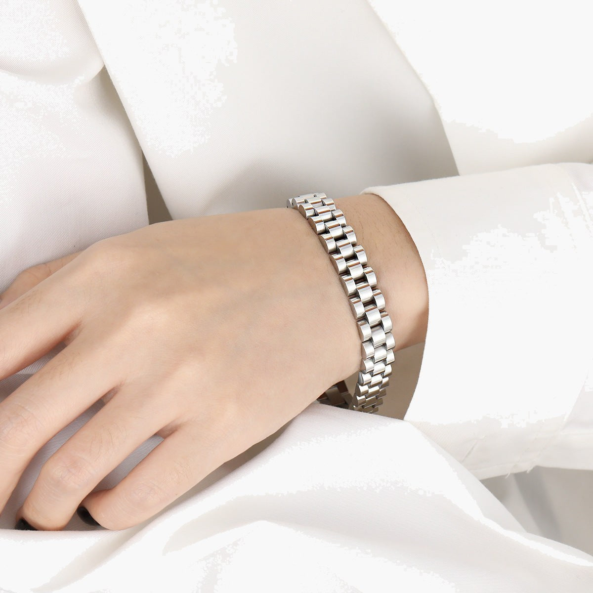 8mm Stainless Steel President Link Bracelet, gold-tone finish view 4