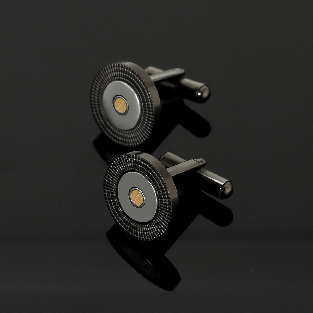 Златни масивни черни ръкавели