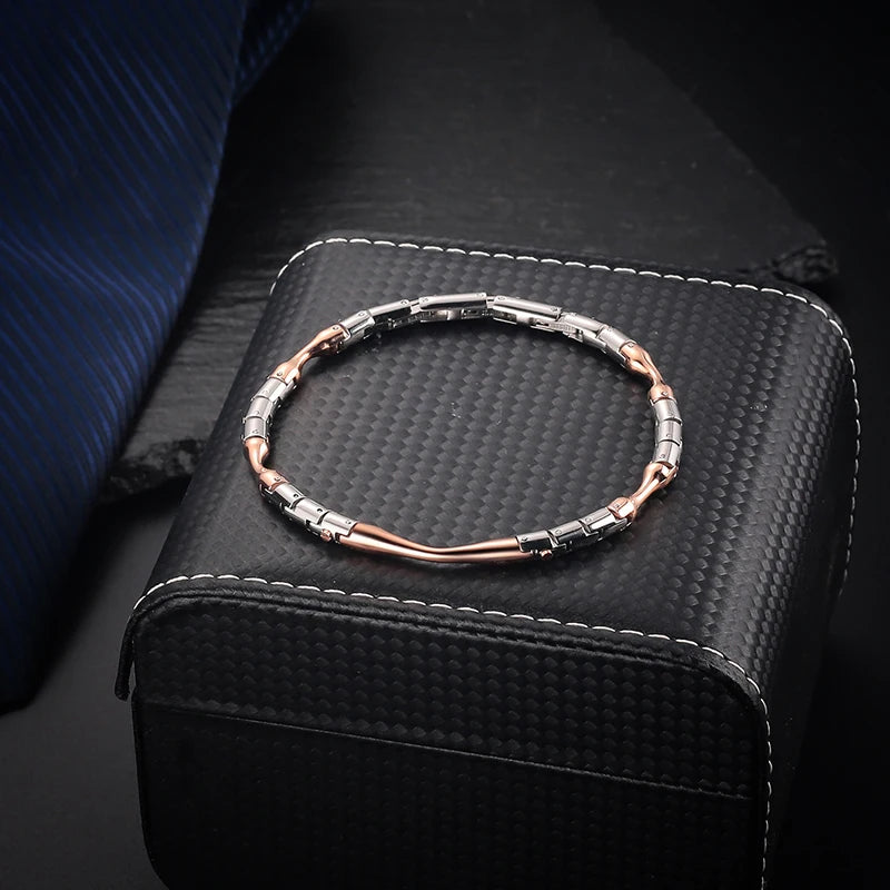 Gold Interlock Screw Bracelet