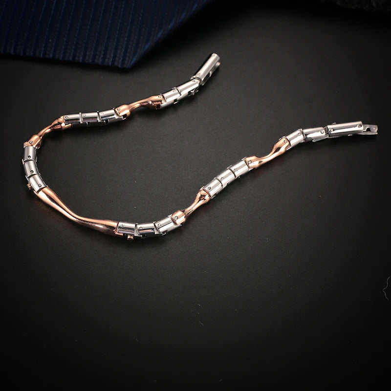 Gold Interlock Screw Bracelet
