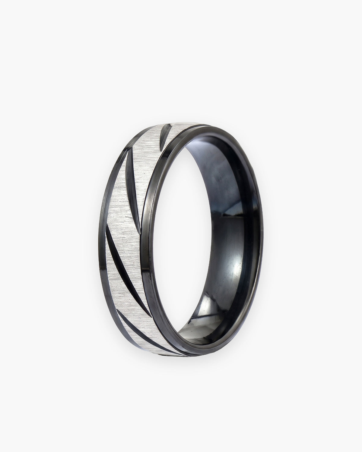 Atlas diagonal cut geometric ring in black stainless steel [c:black]